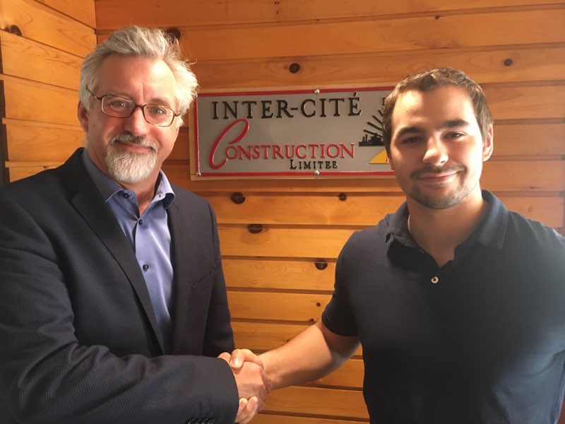 L’étudiant en 2e année de Technologie du génie civil du Cégep de Chicoutimi, Jean-Sébastien Desbiens, a reçu la bourse du Groupe Riverin.