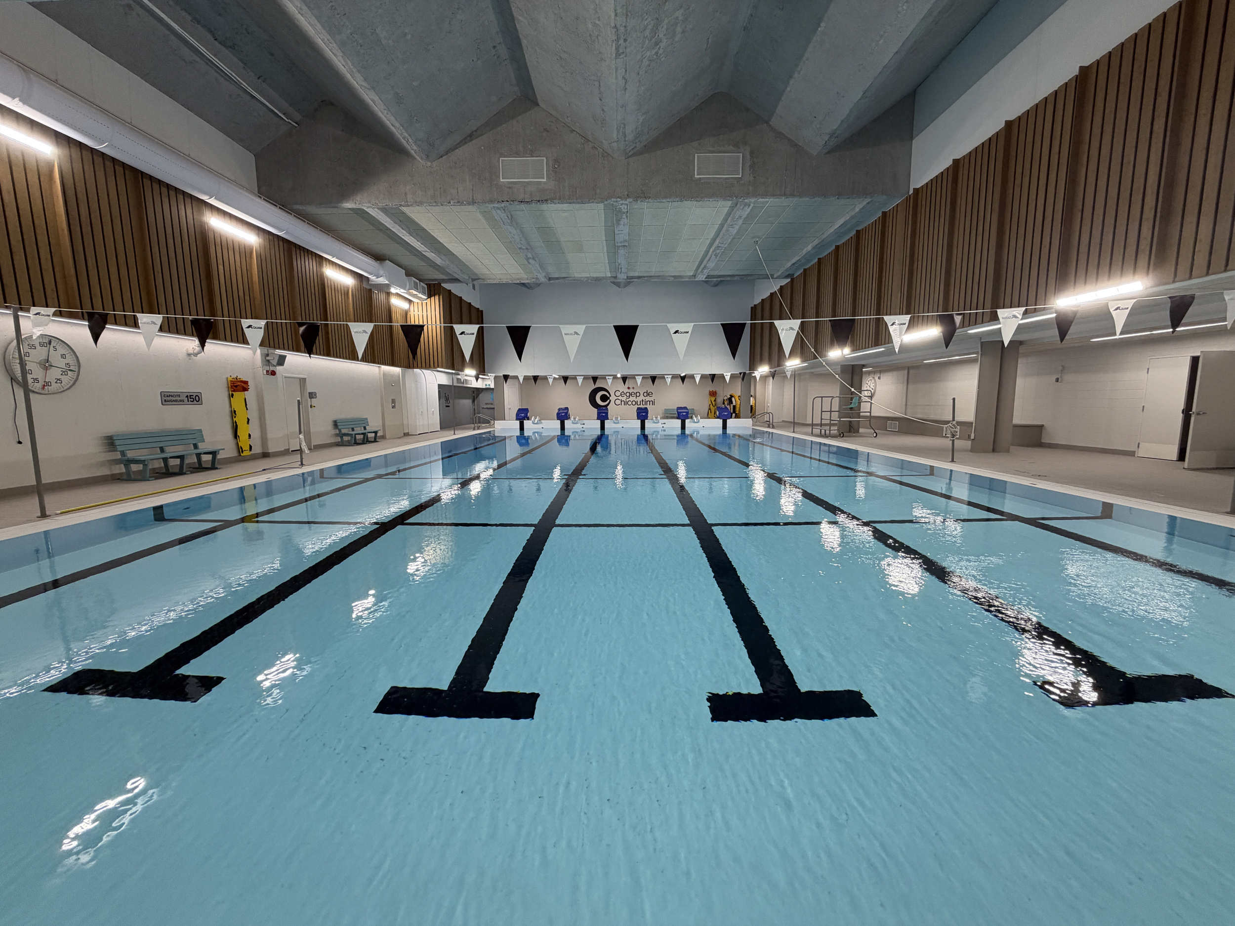 La Piscine du Cégep est fraîchement rénovée et prête à vous accueillir